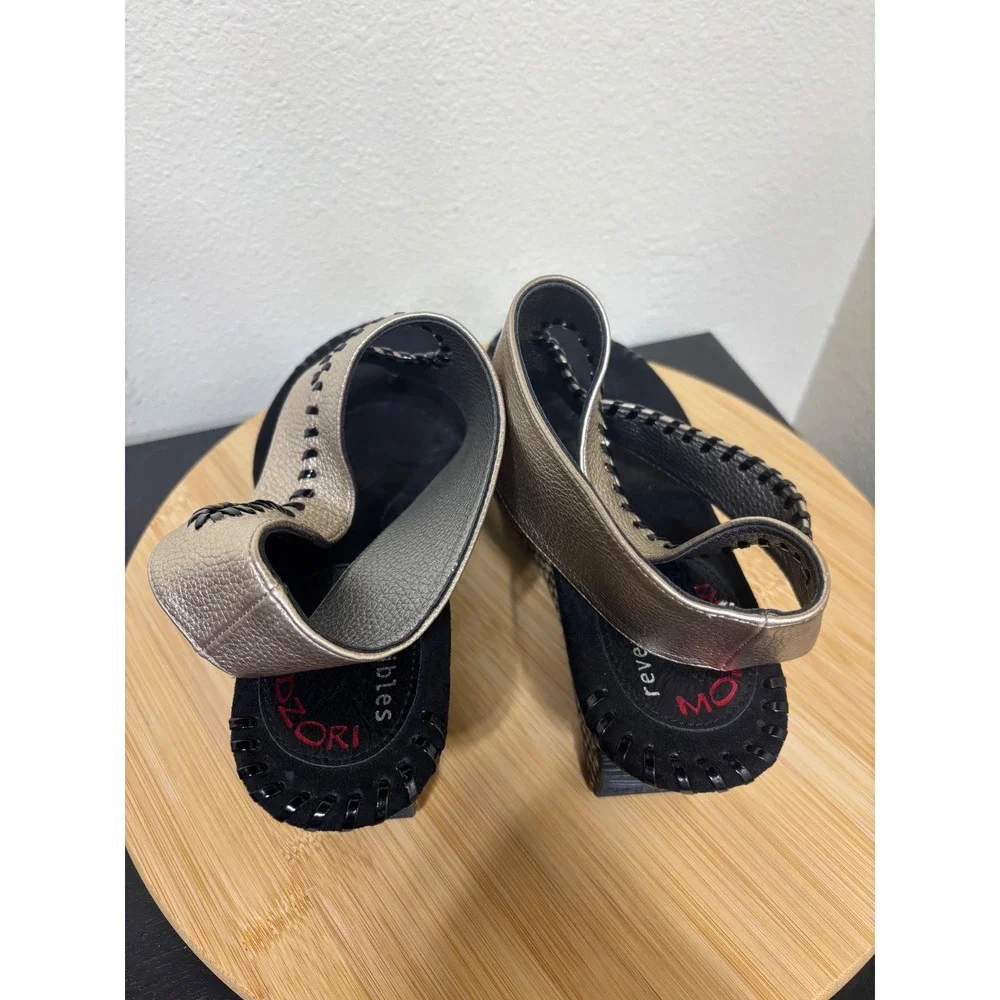 Modzori Reversible Wedge Sandals Size 9 Metallic Pewter Gold Whipstitch Thong